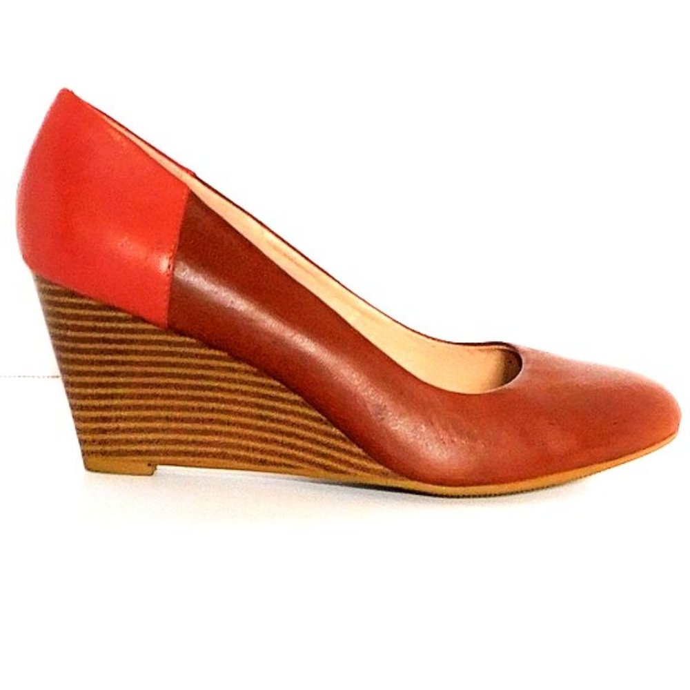 NWT G.H. Bass Leather Wooden Wedge